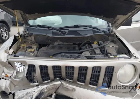 2010 Jeep Patriot Sport z USA, uszkodzony, nr VIN 1J4NF2GB5AD552895